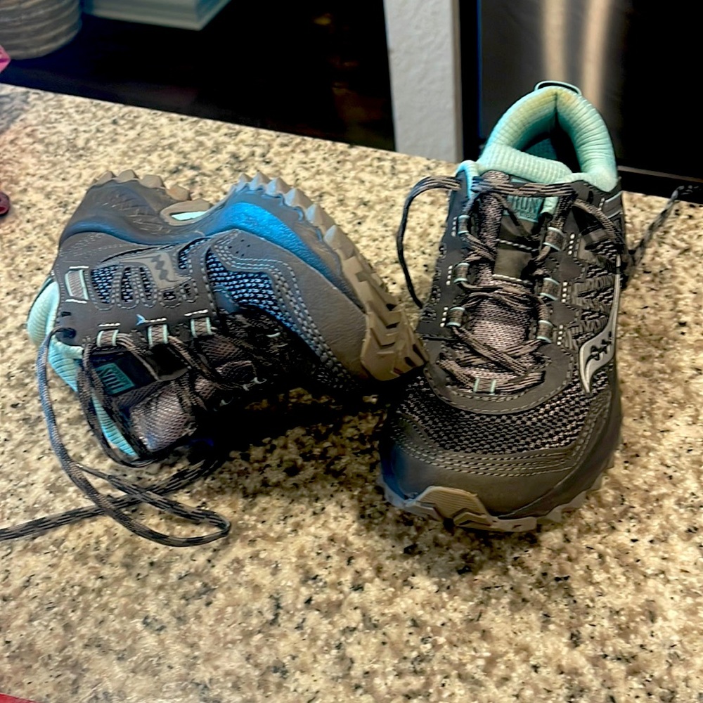 Saucony New shoes worn once. Size 6 excellent condition.